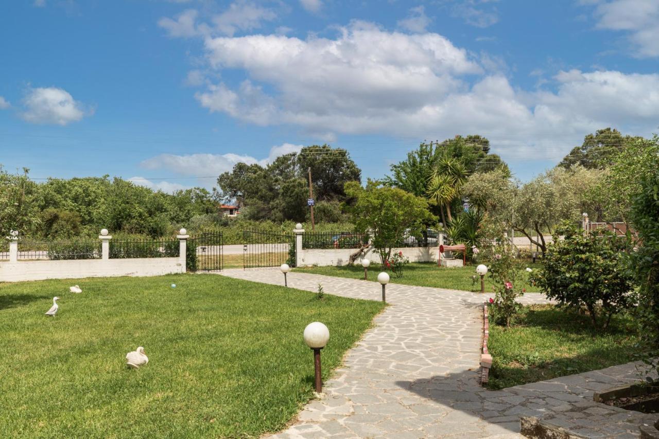 M&M Villa Vourvourou Exterior photo